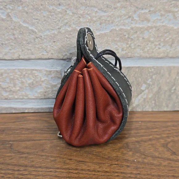 HANDMADE LEATHER DRAWSTRING DICE BAG CHANGE PURSE BAG CHARM - Picture 2 of 8
